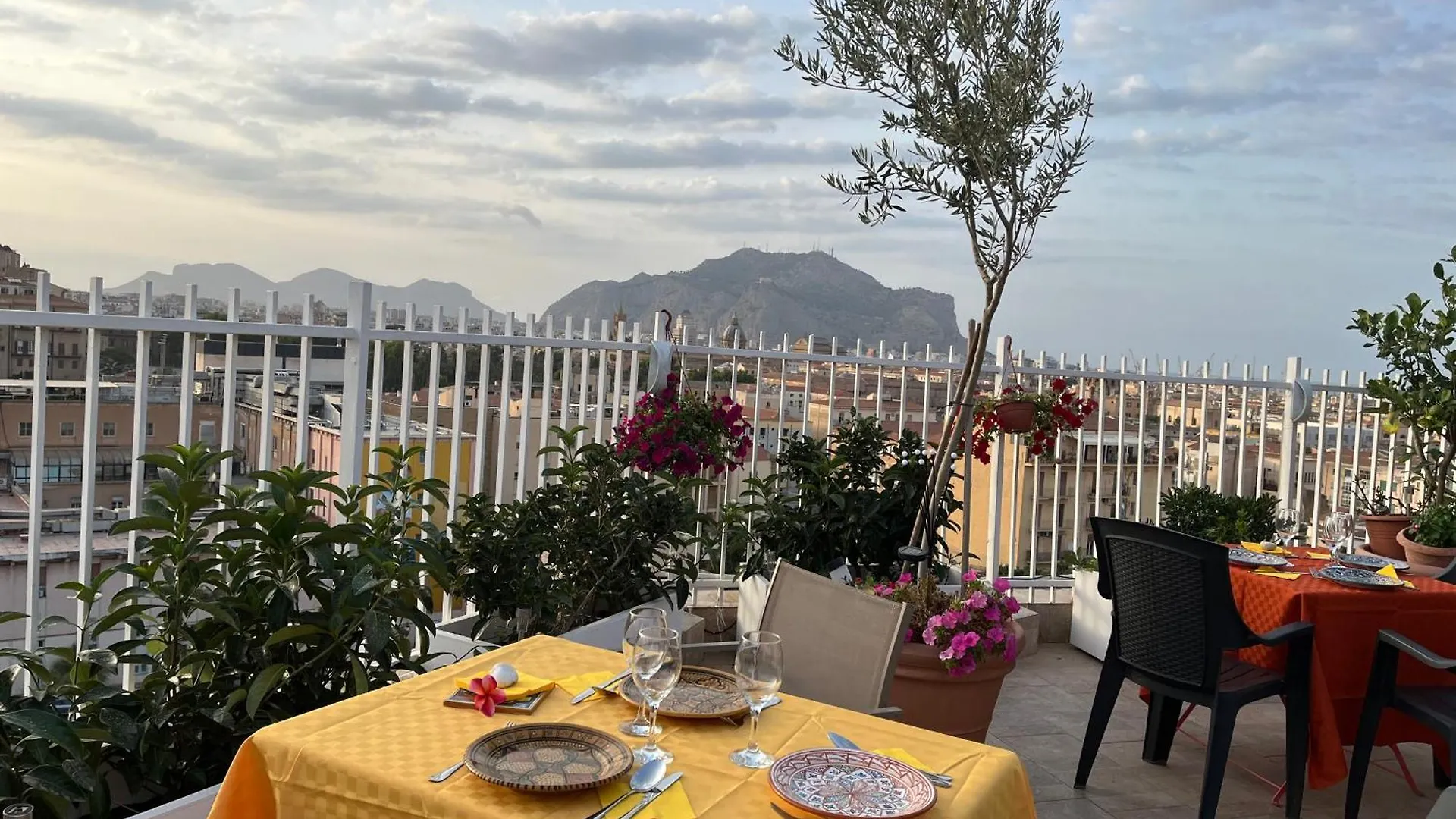 Lealbe Di Sicilia Bed and Breakfast Palermo Bed & Breakfast
